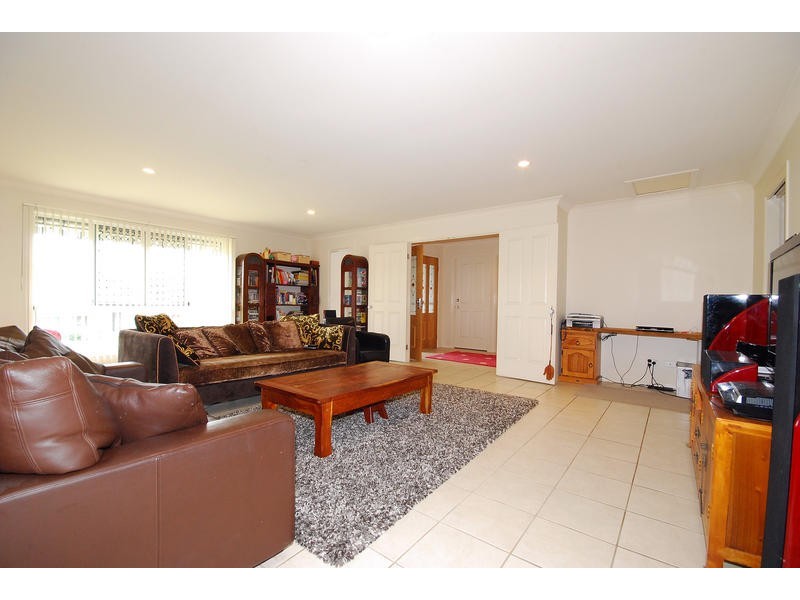 44 Westaway Crescent, Bellbowrie QLD 4070